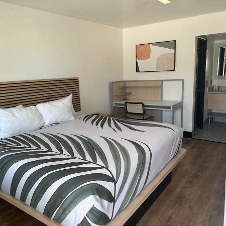 Sway Hotel Lake Havasu City Exterior foto