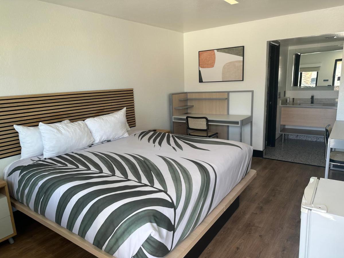 Sway Hotel Lake Havasu City Exterior foto