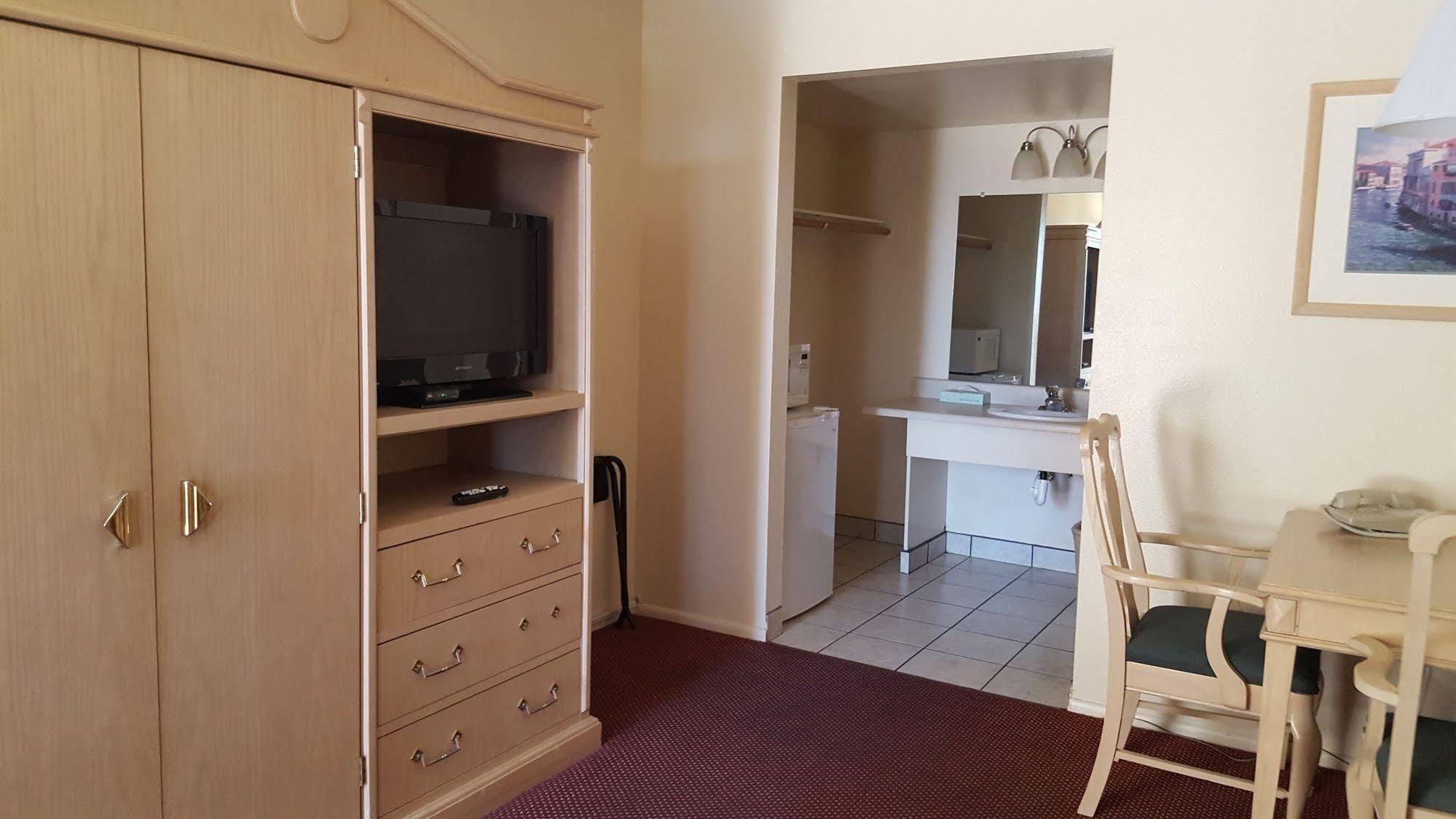 Sway Hotel Lake Havasu City Exterior foto